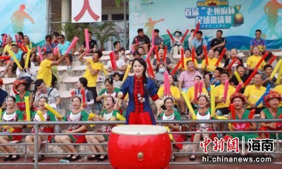 这次我们组织了一个导演团队，有六位导演，既有《长安三万里》的两位导演，谢君伟和邹靖，还有其他4位新导演。