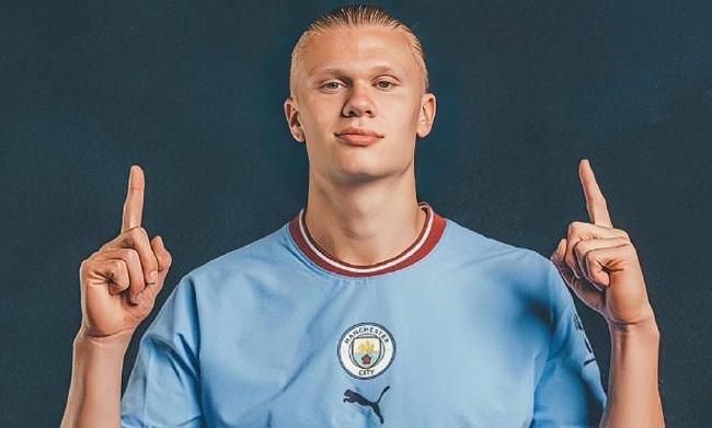 现场，导演袁和平携吴京、谢霆锋、于适、陈丽君、孙艺洲、梁家辉、李连杰、刘耀文、熊瑾怡、白那日苏、梁壁荧、景瓷、李嘉辉等庞大的演员阵容率先亮相，并倾情分享与几代武侠人合作的激动心情。