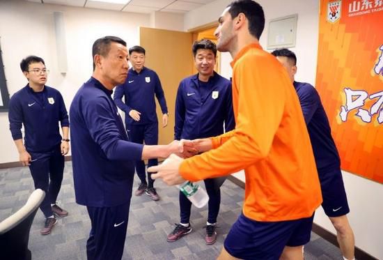 在几份关键报告的封面上，写有“马里兰州德特里克堡基地生物战实验室化学部队研究与开发部，此函归还至战后总部档案部”的字样，并盖有“达格威实验基地技术图书馆”的黑色印章。