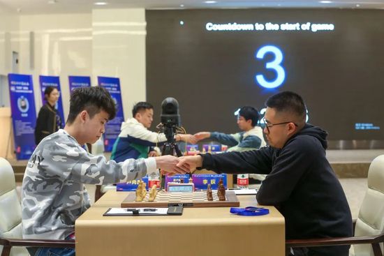 首届“粤港澳大湾区购物节”开幕 千万件商品等你 2021-09-02 首届“粤港澳大湾区购物节” 9月2日开幕，来自中央广播电视总台、电影频道、凤凰卫视等单位的主持人，与粤港澳大湾区城市群进行实时连线，通过全网直播的方式，与广大消费者共同见证购物节盛大启幕，向海内外受 《港珠澳大桥》亮相广州纪录片节 展映人气爆棚 2018-12-14 12月11日，2018中国（广州）国际纪录片节正式拉开帷幕，来自122个国家和地区的4542部/集作品参评参展，还有奥斯卡评委会成员、柏林电影节获奖导演以及美国国家地理频道、BBC英国广播公司、香港 《世界电影之旅》获澳门影节电影媒体贡献大奖 2009-12-29 12月28日晚,首届澳门国际电影节在澳门旅游塔举行颁奖典礼，蒋雯丽首度执导的影片《我们天上见》一举斩获最佳男主角和最佳导演奖，成为当晚最大赢家。