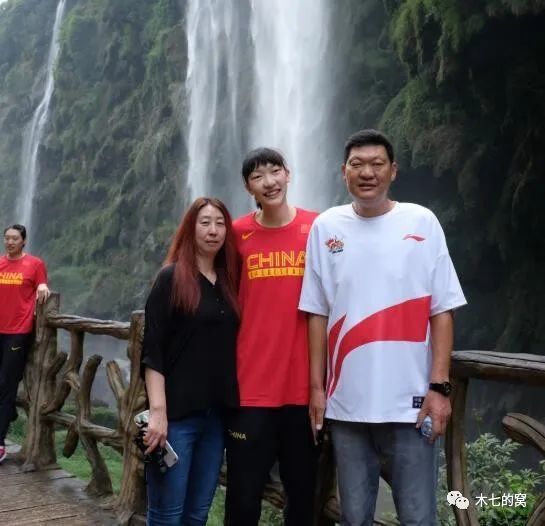 据《拉丁时报》爆料两人今年5月开始交往，新恋情曝光。