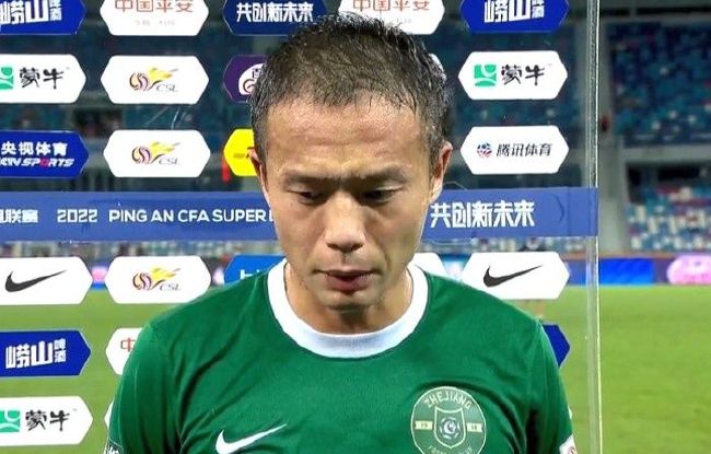 他否认已在英国海德公园和昆凌求婚，“要也在神秘的地方。
