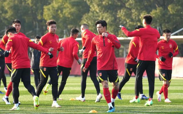”导演刘泰风直言自己观影过程中几度无法压抑情绪：“我也在杭州、在钱塘江畔生活了很多年，我知道它多凶猛、澎湃，更知道现在的生活有多么的富庶。